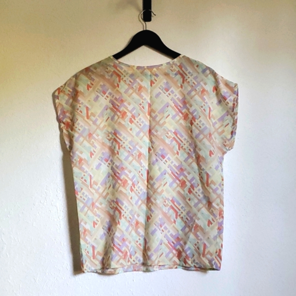 Emmelee Color Block Shell Top M - Picture 6 of 6